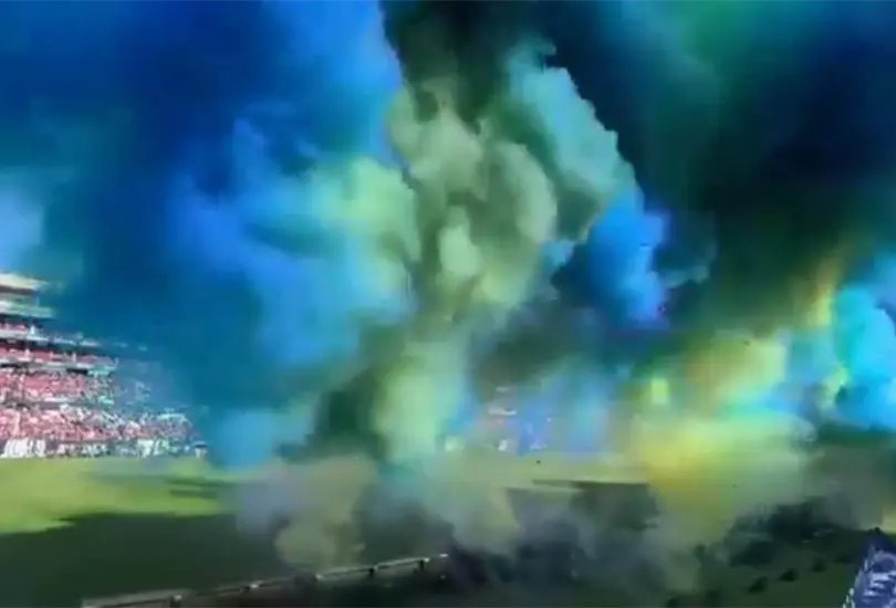 Aficionados denunciaron afectaciones por el humo utilizado durante el protocolo del San Luis vs. Chivas. Aficionados denunciaron afectaciones por el humo utilizado durante el protocolo del San Luis vs. Chivas.