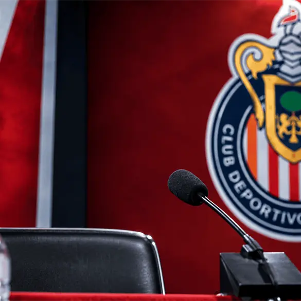 &iexcl;Pol&eacute;mica en Chivas! DT explot&oacute; contra reportera y termin&oacute; disculp&aacute;ndose