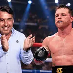 &iexcl;Se viene algo grande! Canelo revela conversaci&oacute;n con Emilio Azc&aacute;rraga para su despedida